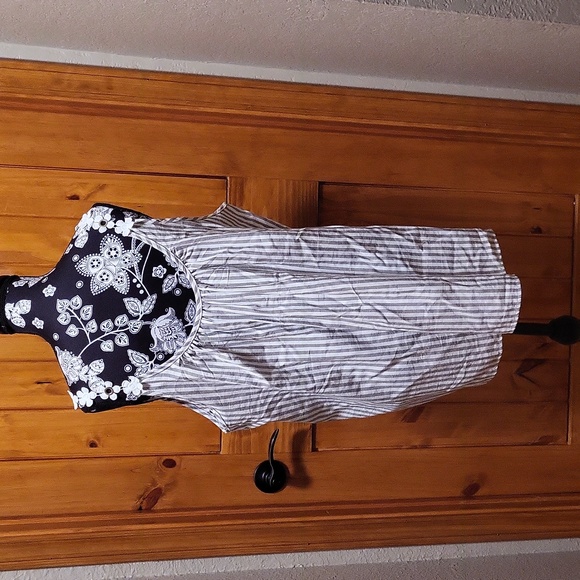 Summer Top - Picture 2 of 3